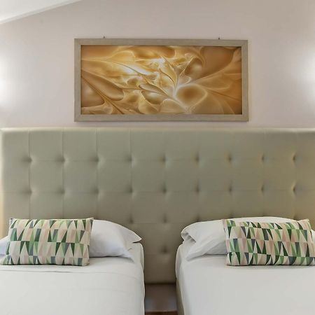 Plaza Rooms تْشامبينو المظهر الخارجي الصورة
