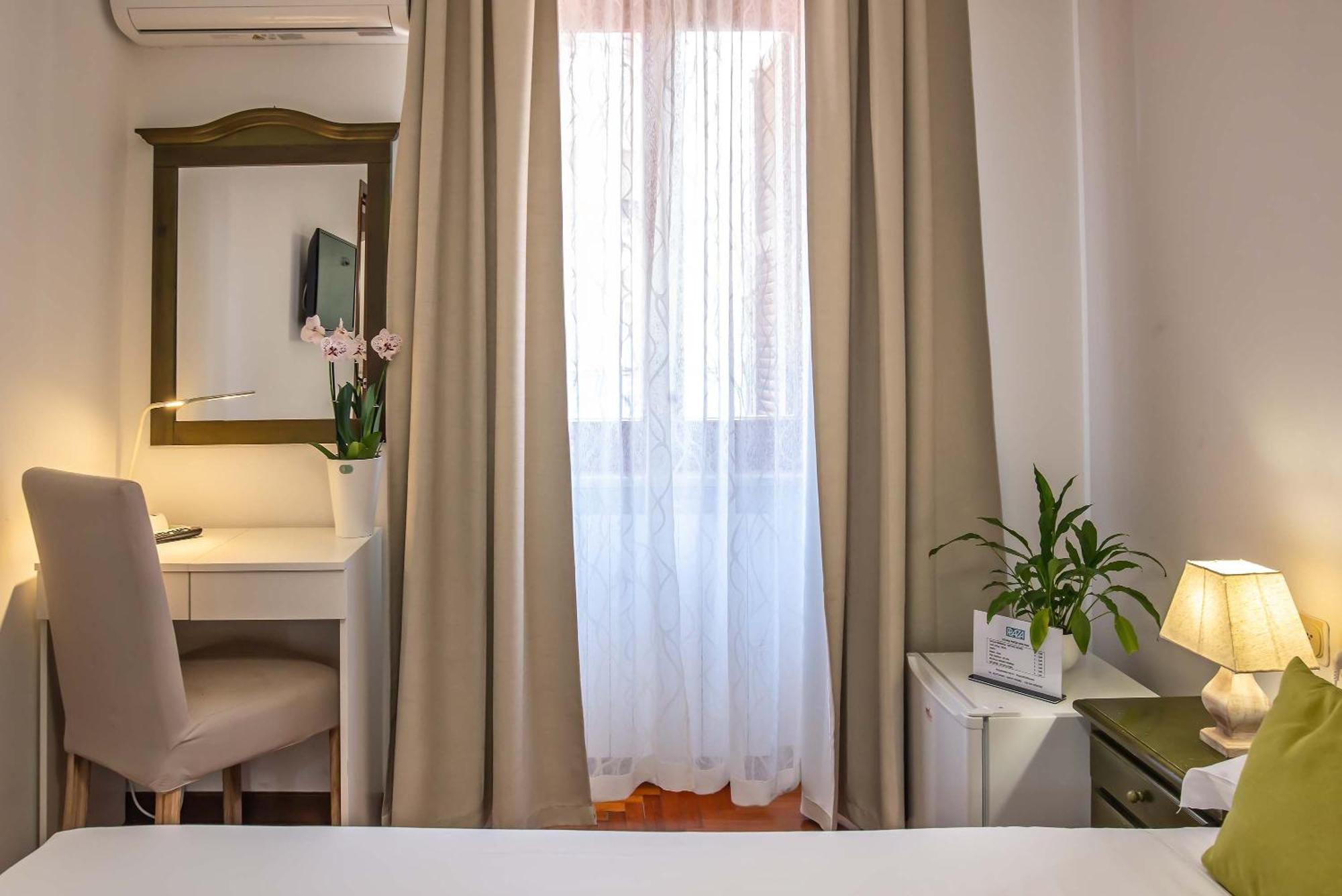 Plaza Rooms تْشامبينو المظهر الخارجي الصورة