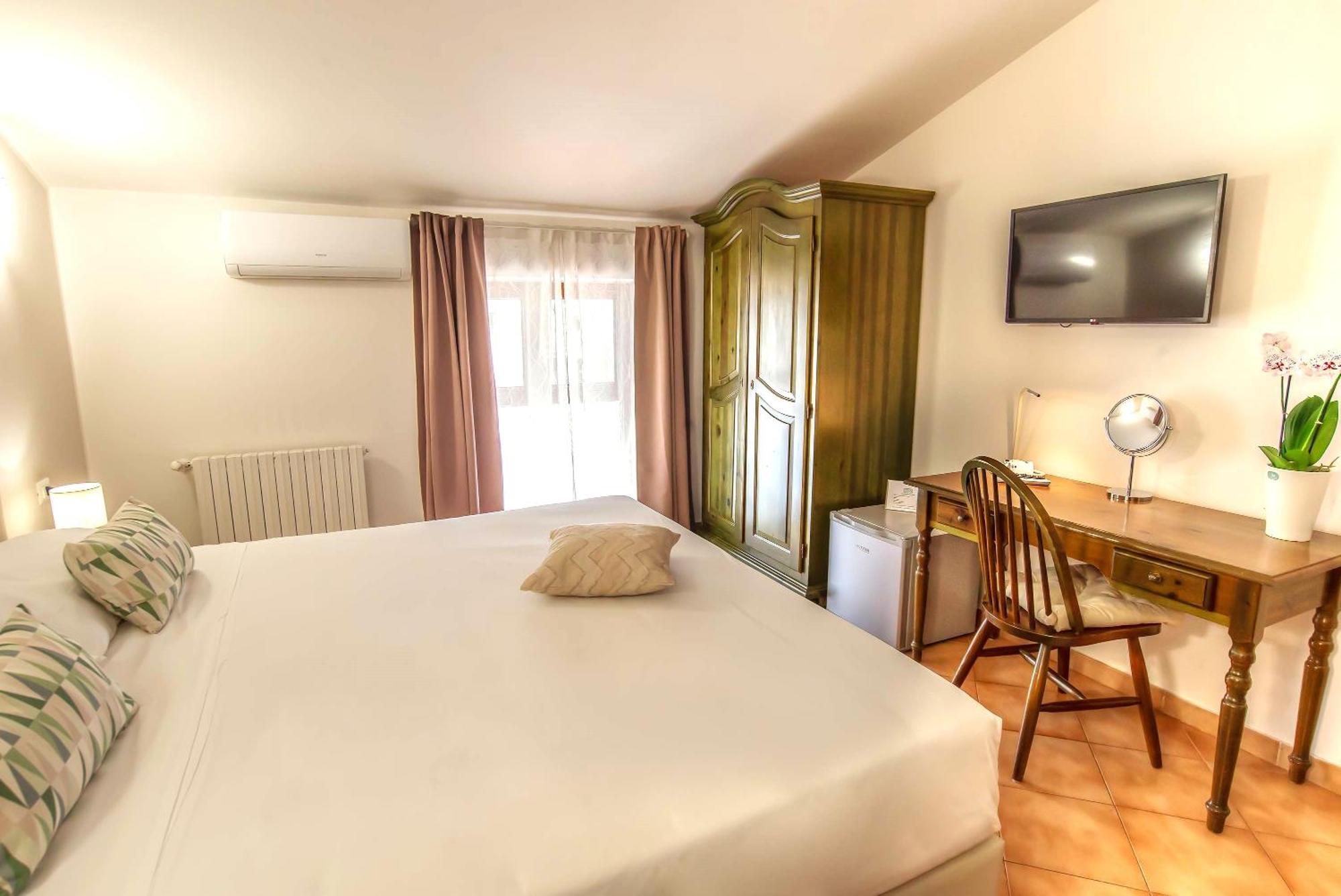 Plaza Rooms تْشامبينو المظهر الخارجي الصورة