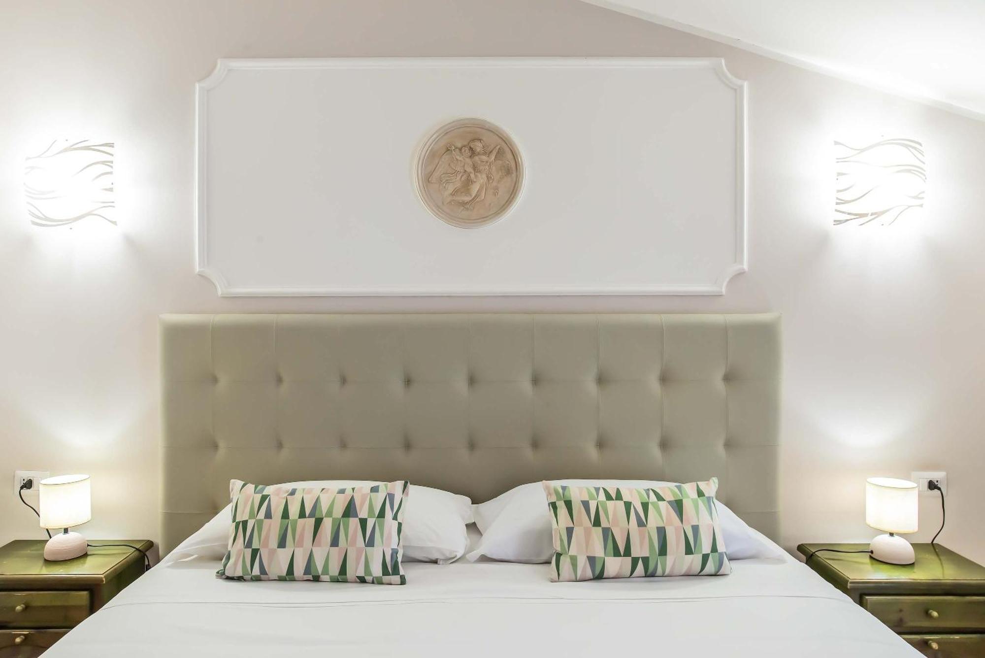 Plaza Rooms تْشامبينو المظهر الخارجي الصورة
