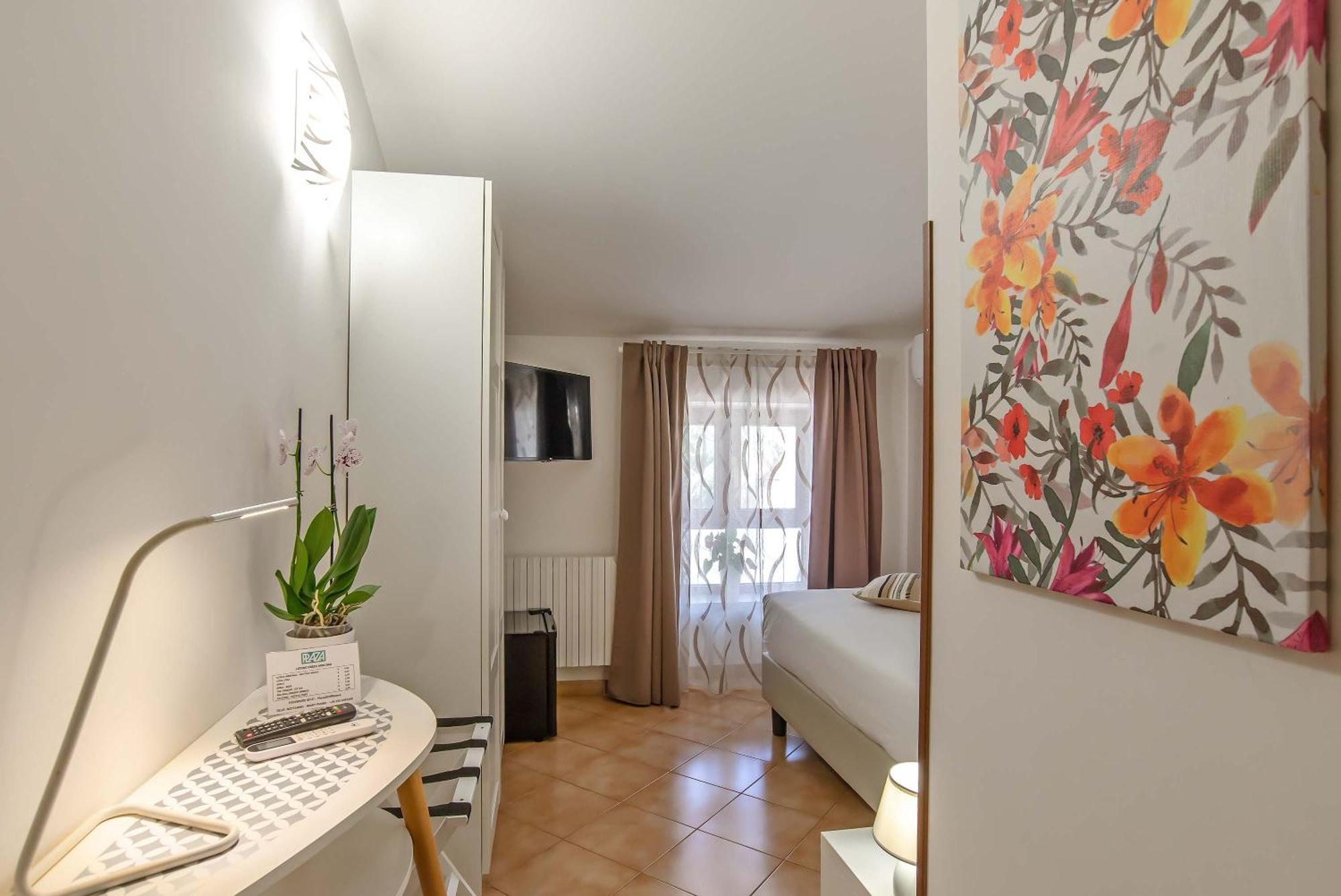 Plaza Rooms تْشامبينو المظهر الخارجي الصورة
