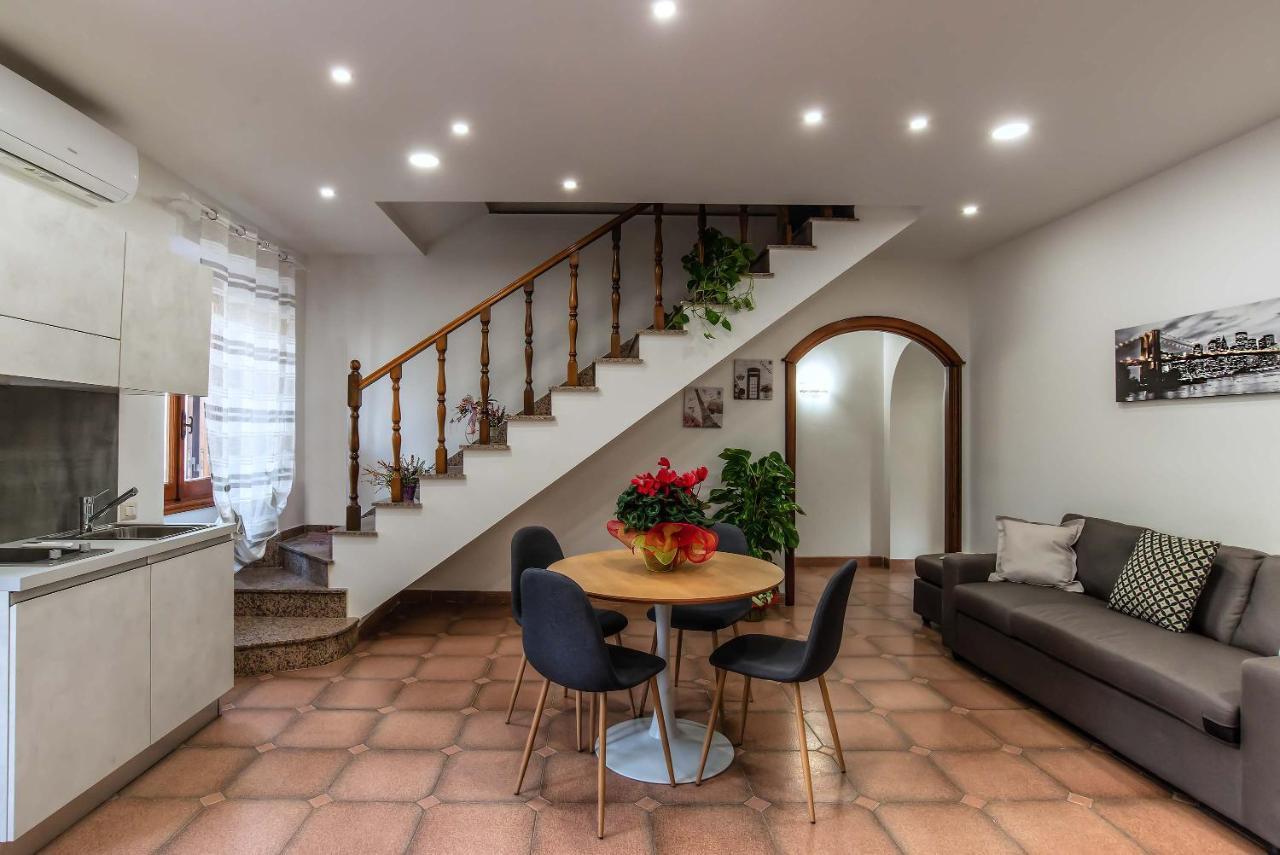 Plaza Rooms تْشامبينو المظهر الخارجي الصورة